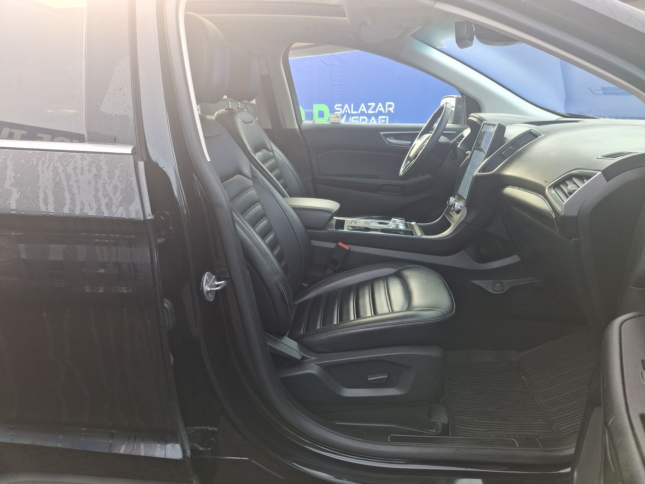Ford Edge — foto 27 de 29