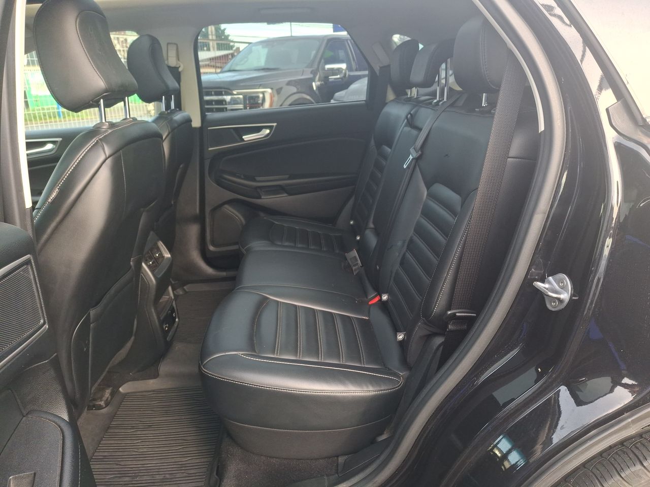 Ford Edge — foto 28 de 29