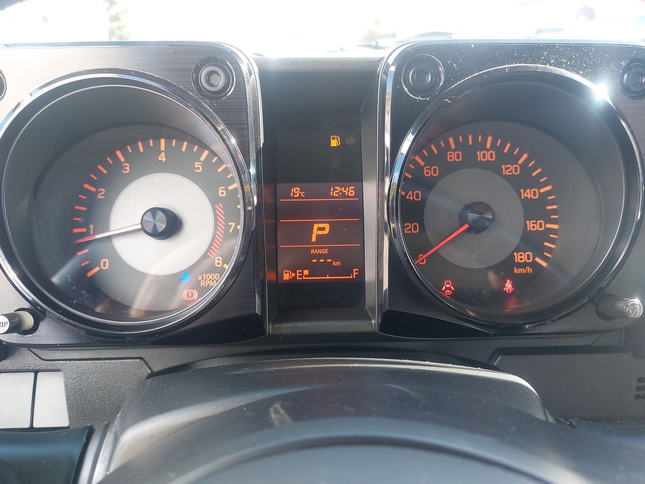 Suzuki Jimny — foto 19 de 27