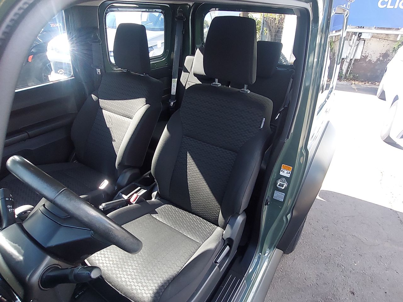 Suzuki Jimny — foto 16 de 27