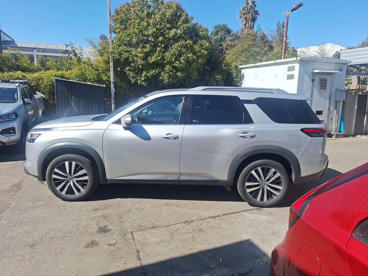 NISSAN - 4