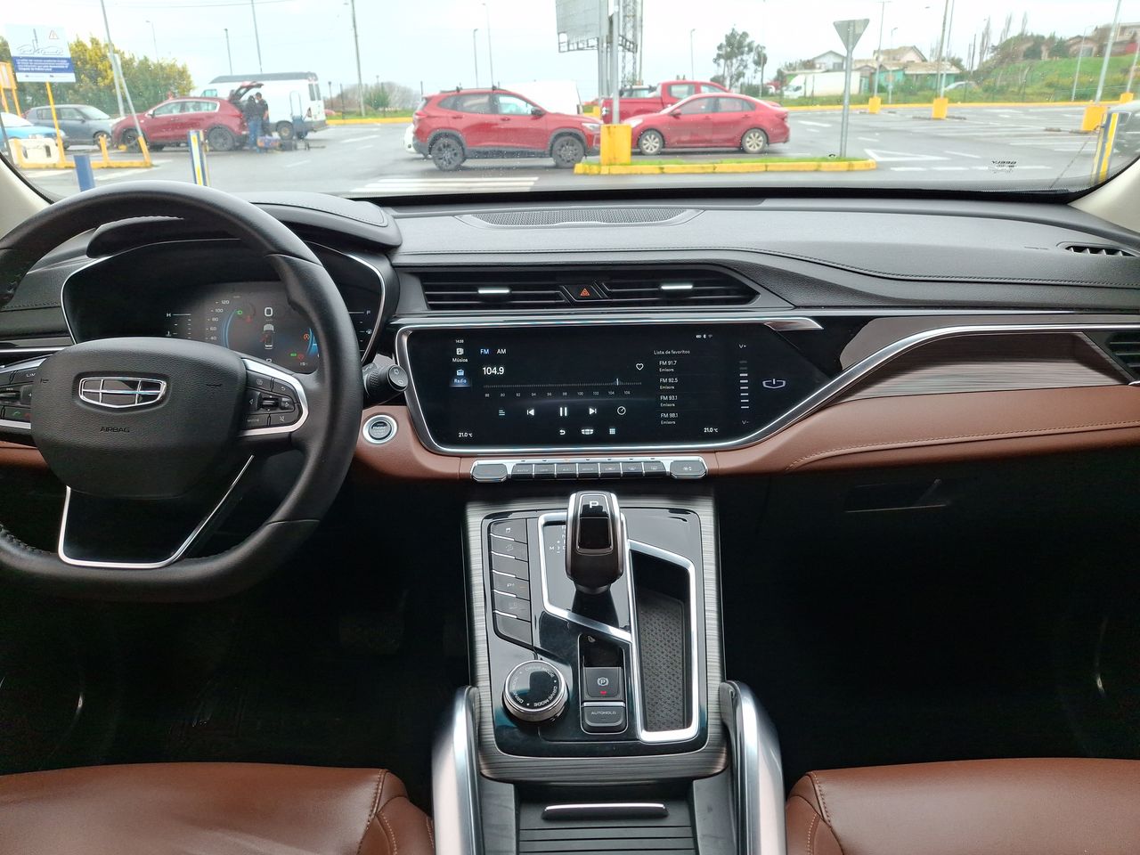 Geely Azkarra — foto 24 de 27