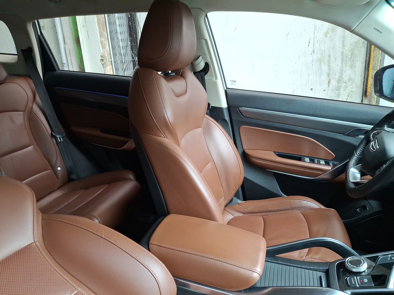 Geely Azkarra — foto 8 de 27