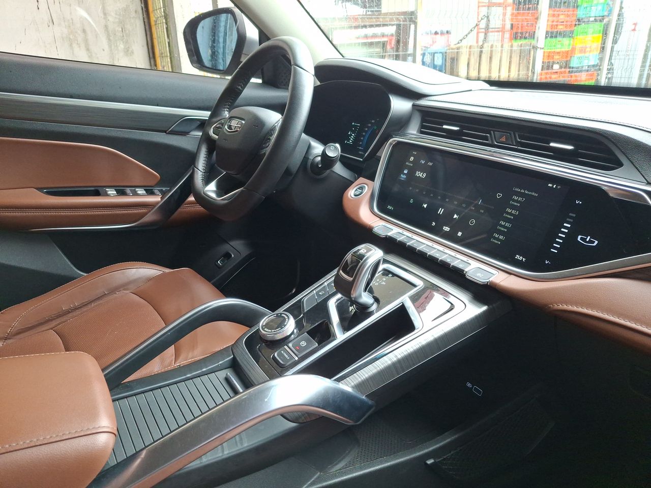 Geely Azkarra — foto 9 de 27