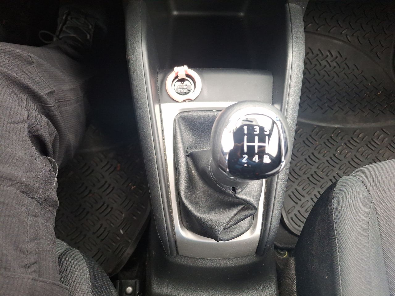 NISSAN - 28