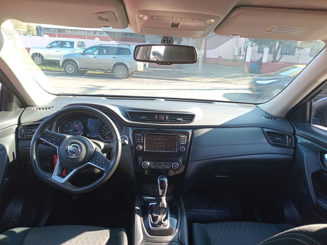 NISSAN - 24