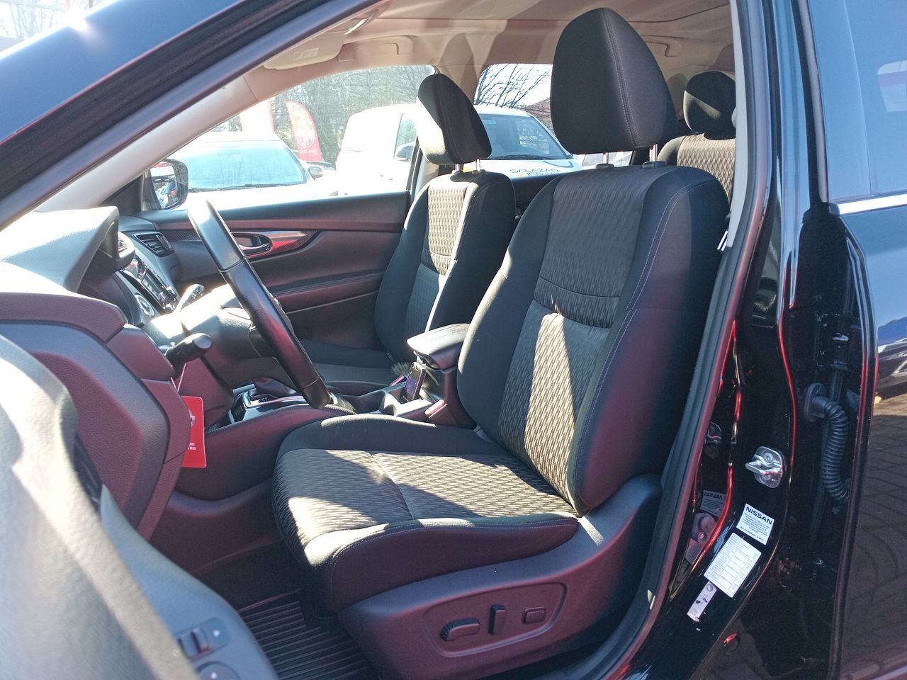NISSAN - 16