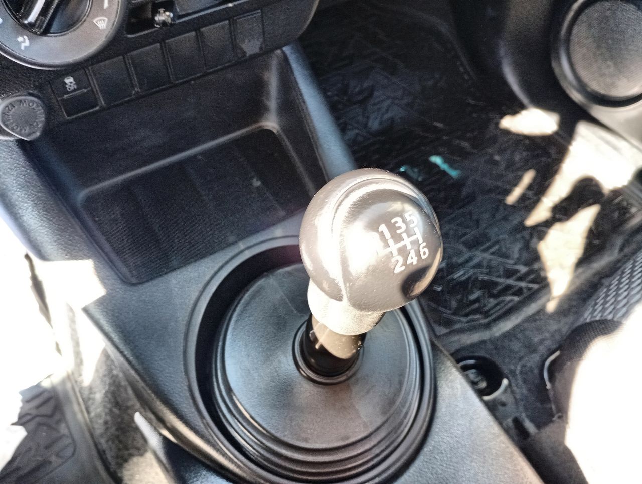 TOYOTA - 28