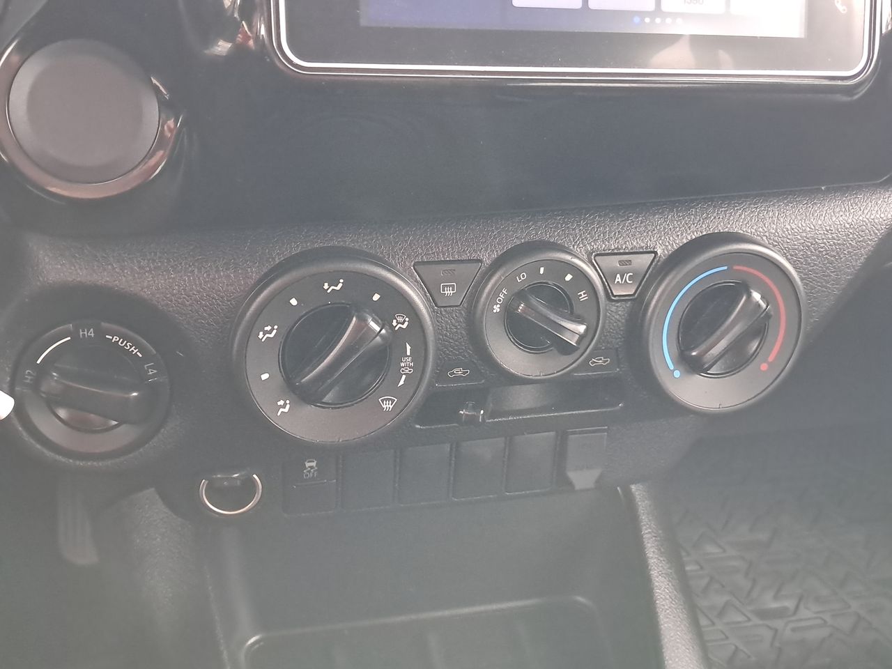 TOYOTA - 28