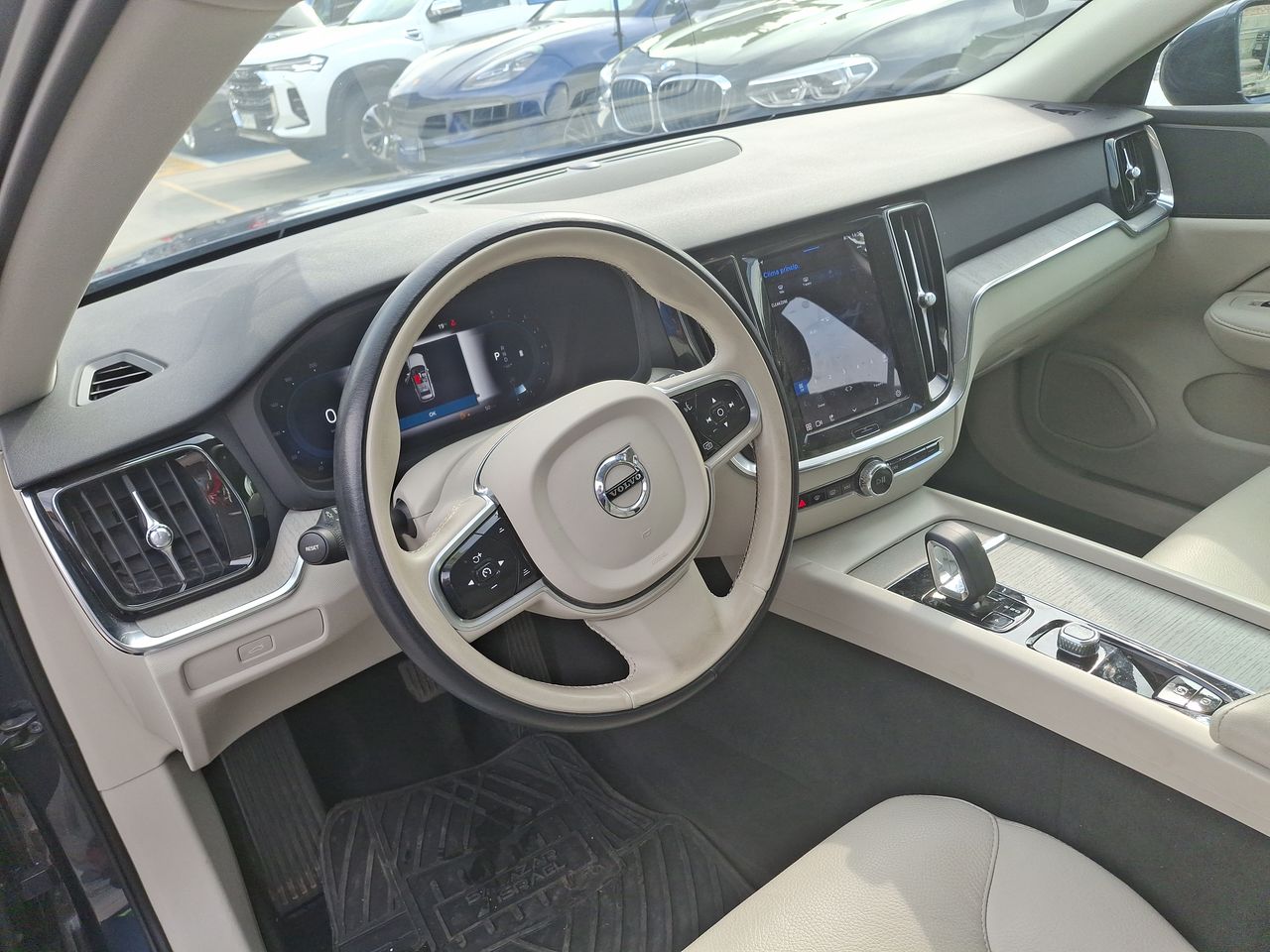 VOLVO - 30
