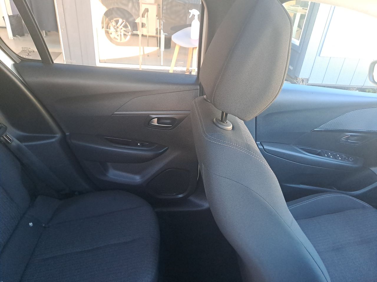 Peugeot 208 — foto 16 de 27