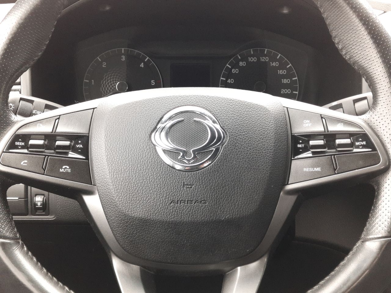 SSANGYONG - 19