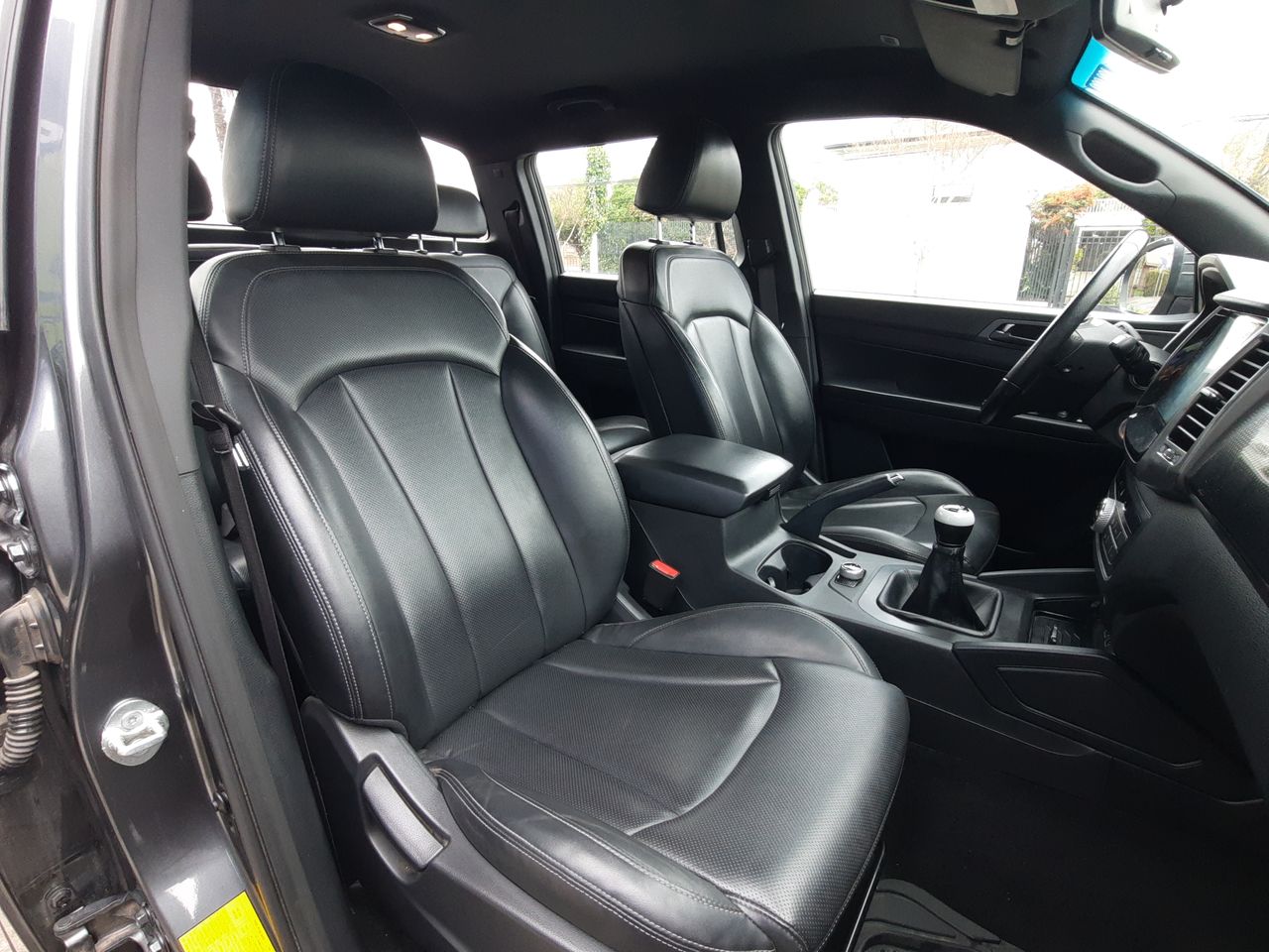 SSANGYONG - 26