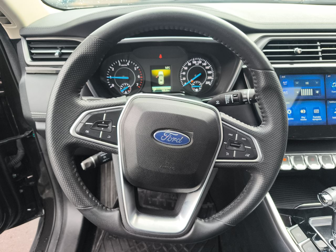 Ford Territory — foto 17 de 28