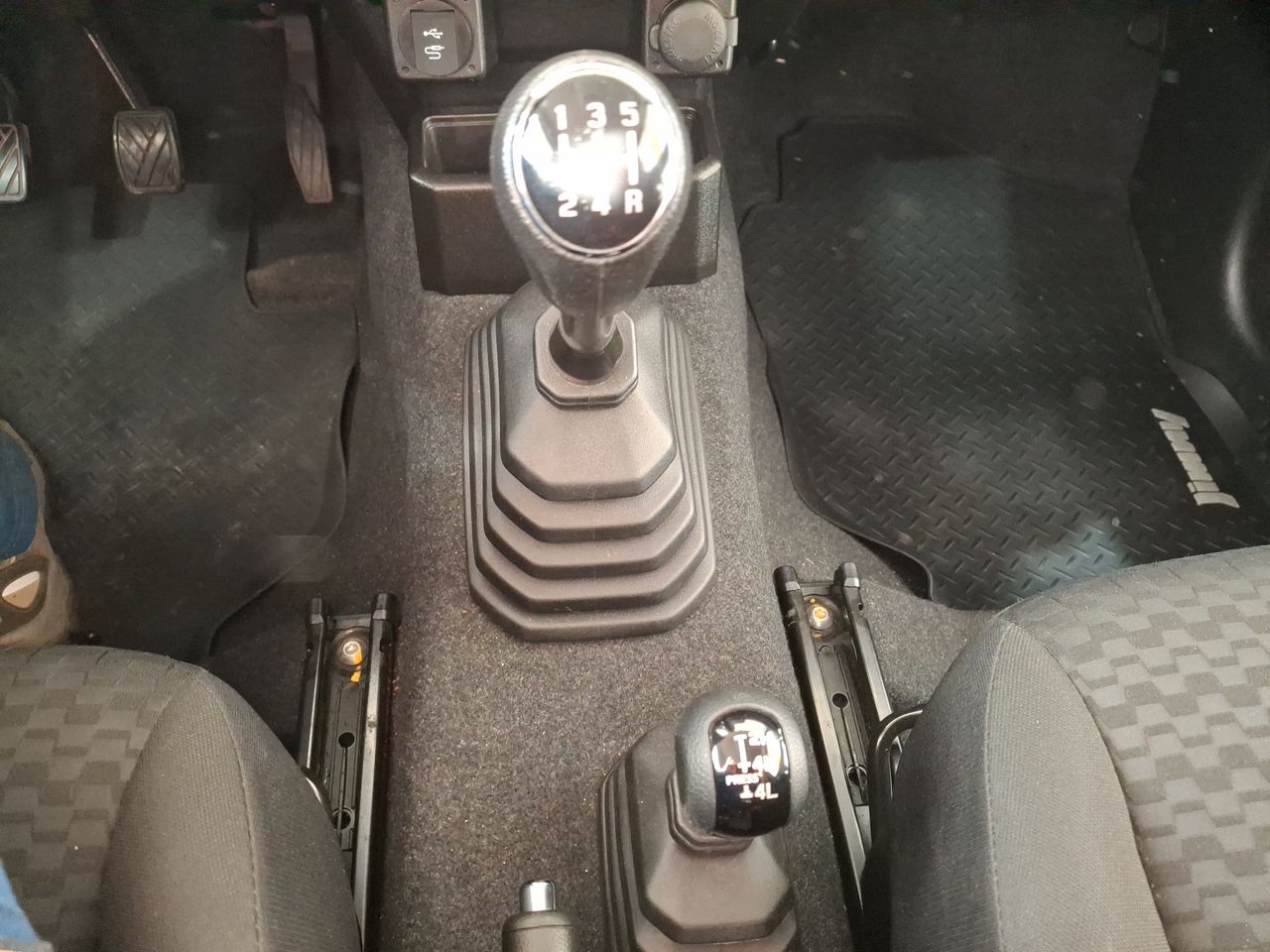 SUZUKI - 28