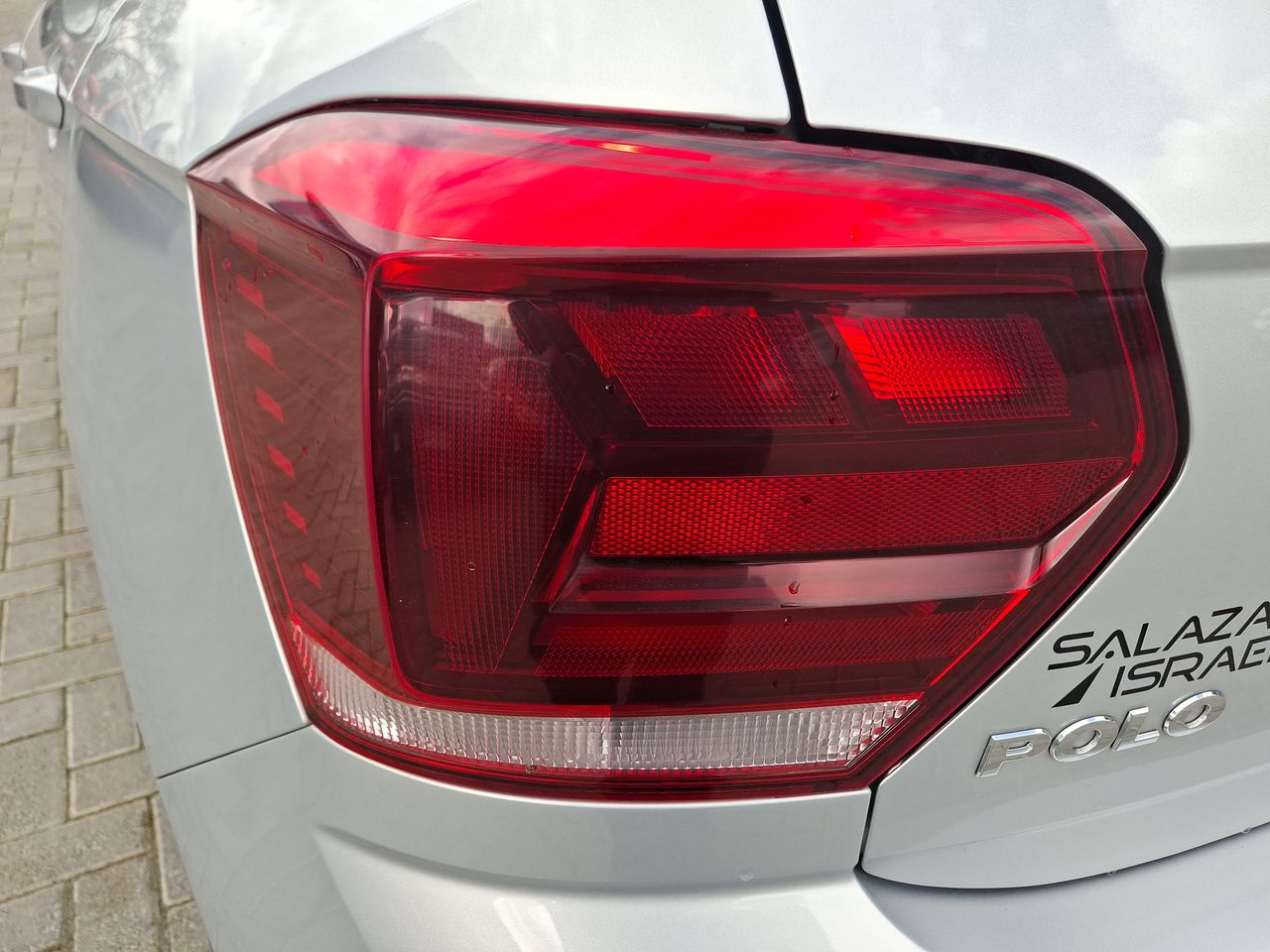 VOLKSWAGEN - 20