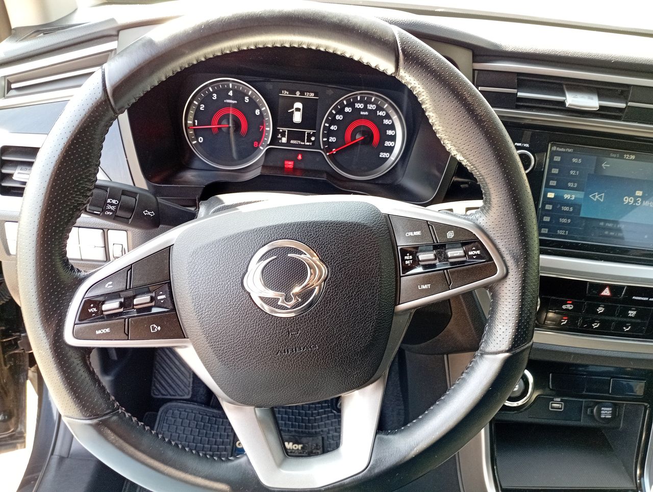 SSANGYONG - 26