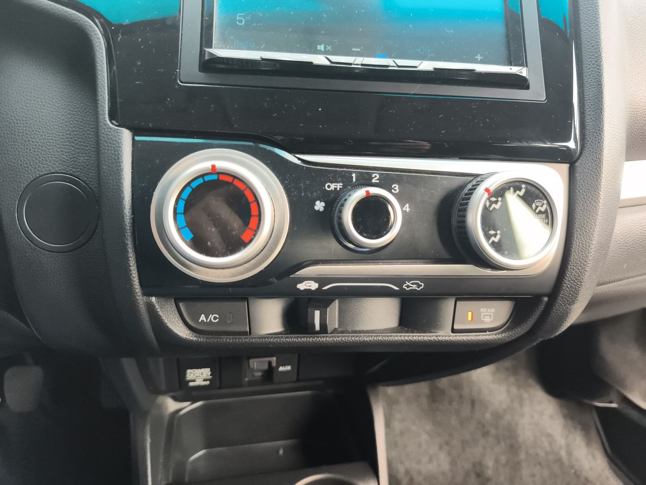 Honda WR-V — foto 21 de 25