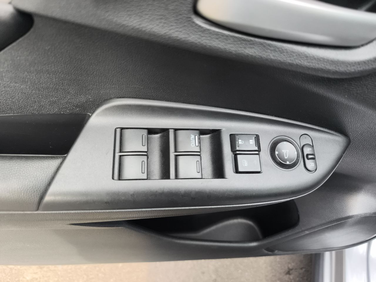 Honda WR-V — foto 13 de 25