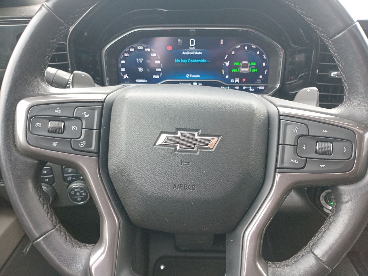 Chevrolet Silverado — foto 25 de 35