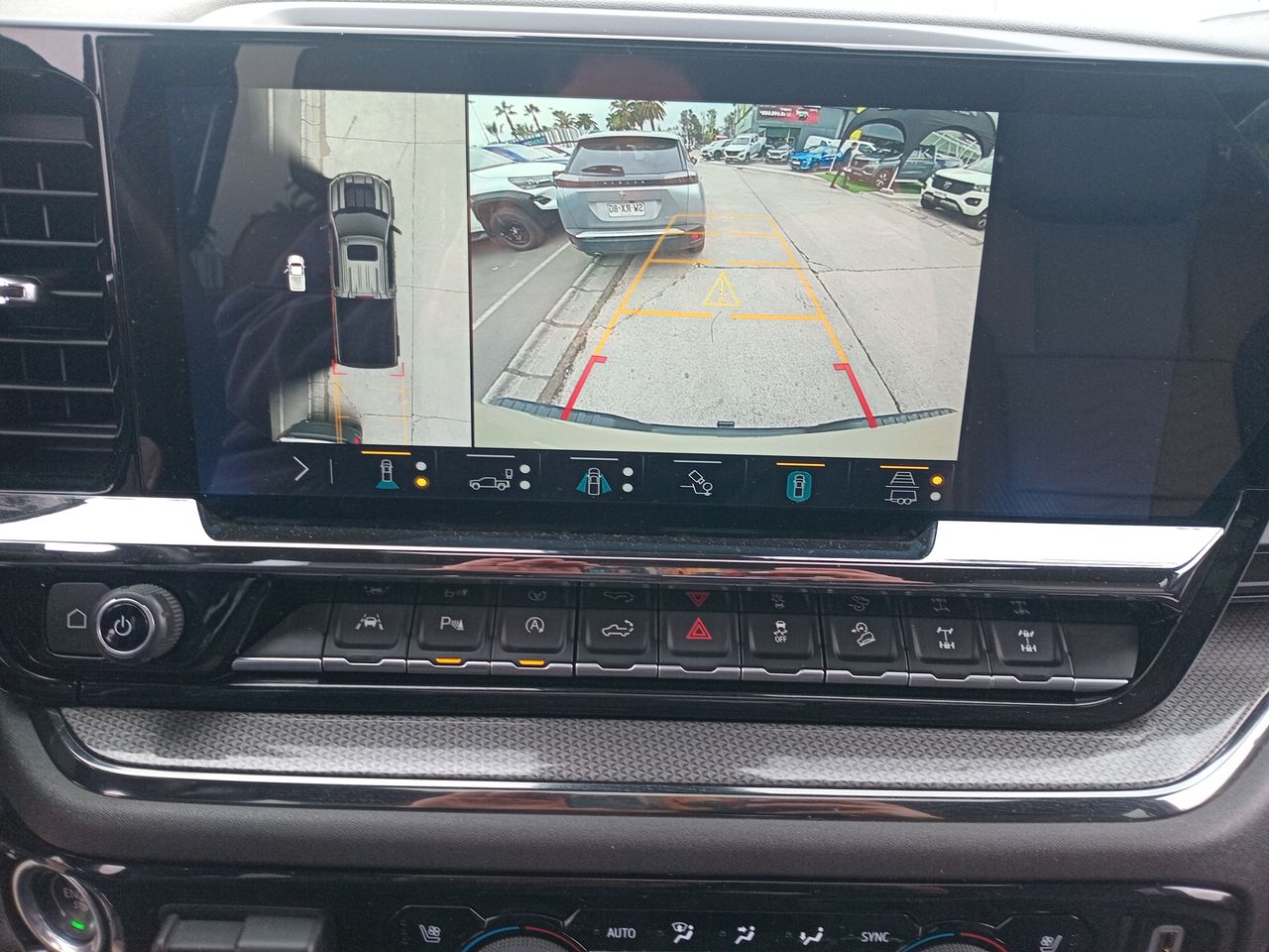 Chevrolet Silverado — foto 28 de 35