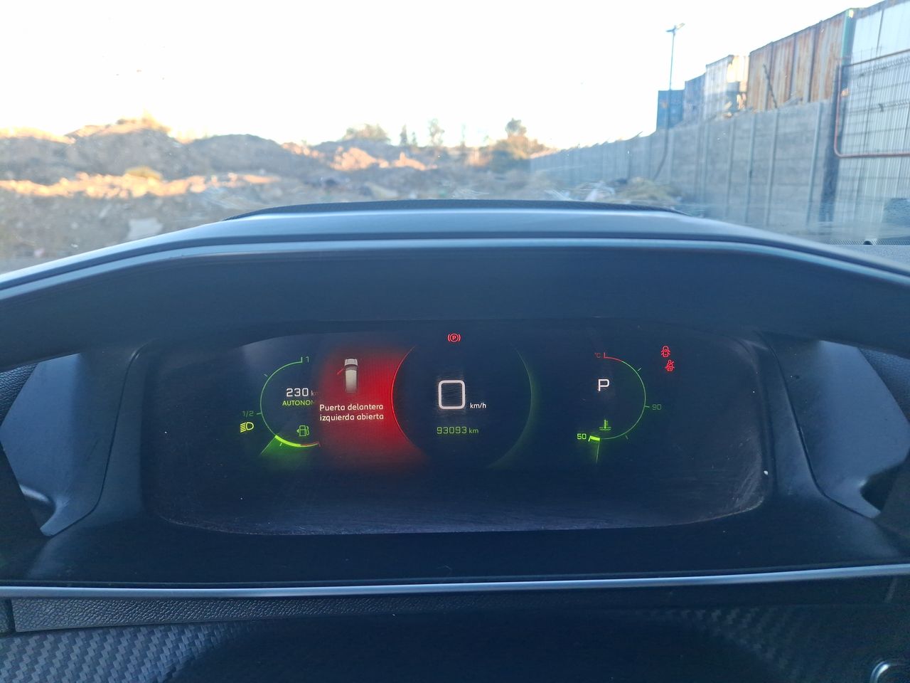 Peugeot 2008 — foto 18 de 23