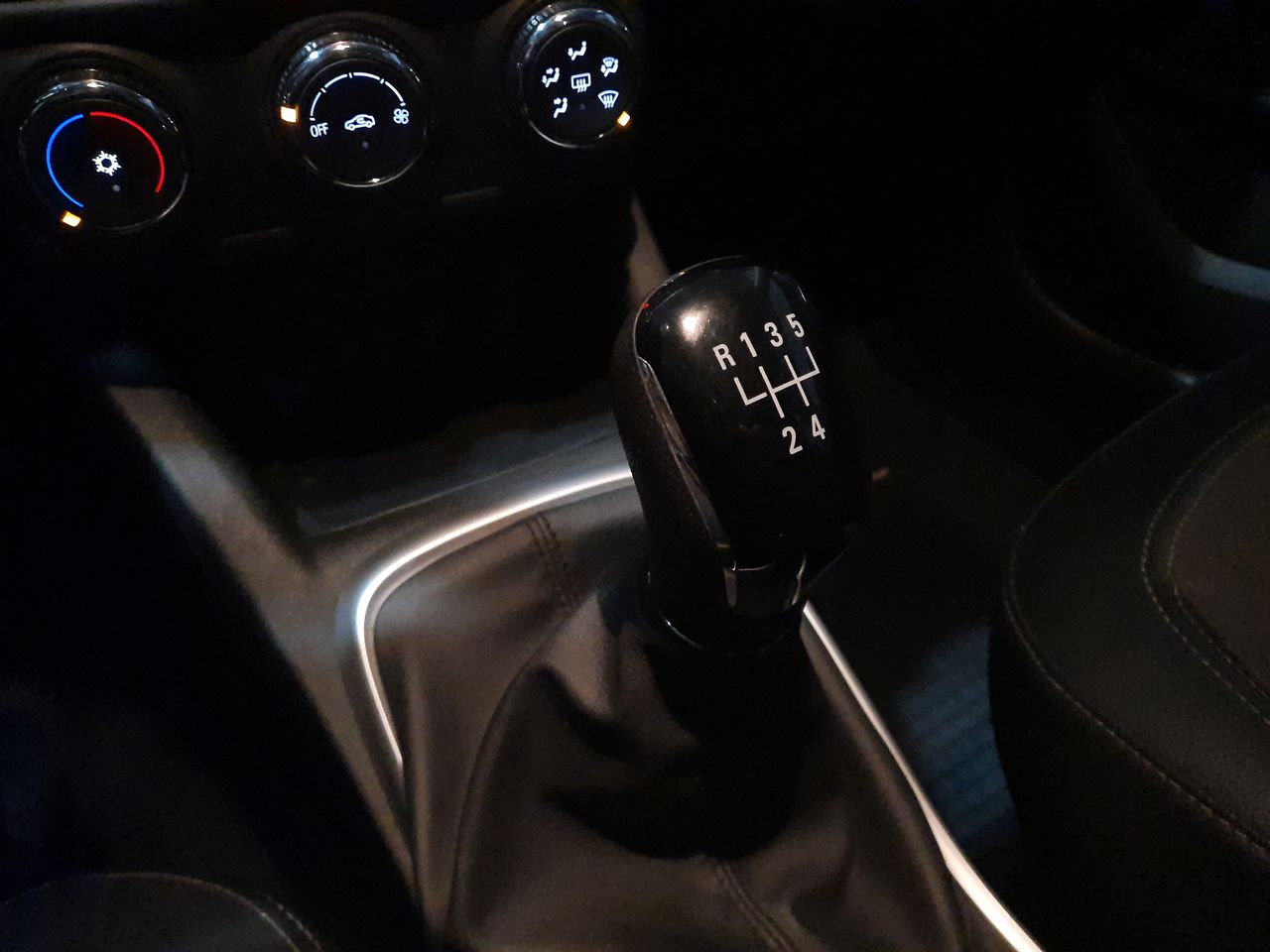 CHEVROLET - 32