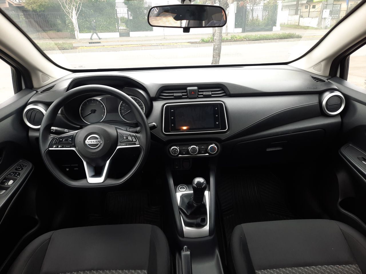 NISSAN - 23