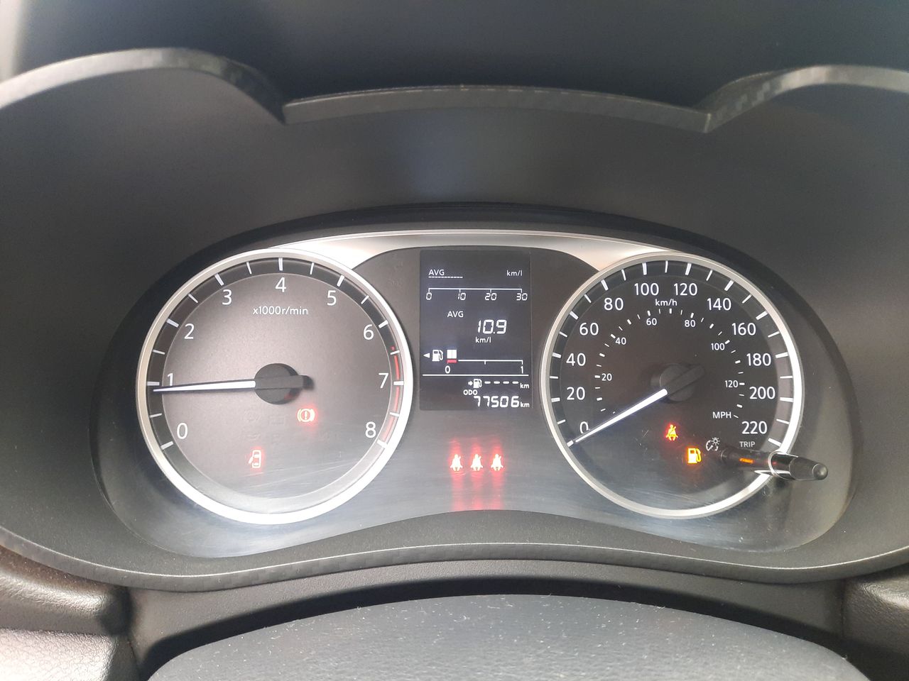 NISSAN - 26