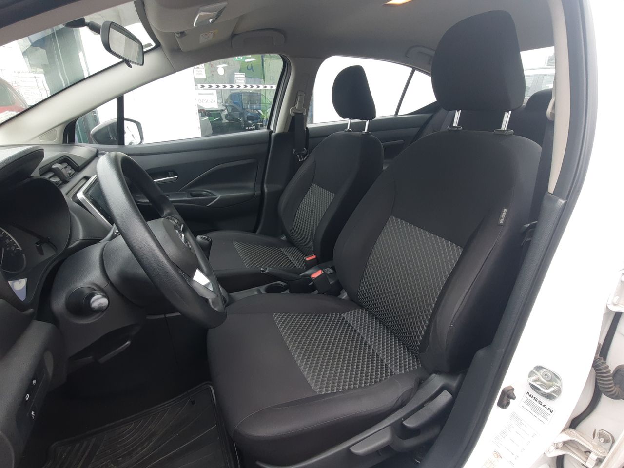 NISSAN - 16