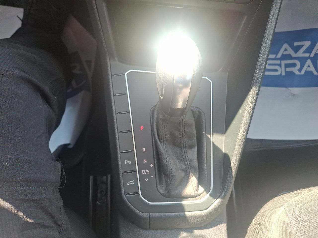 VOLKSWAGEN - 28
