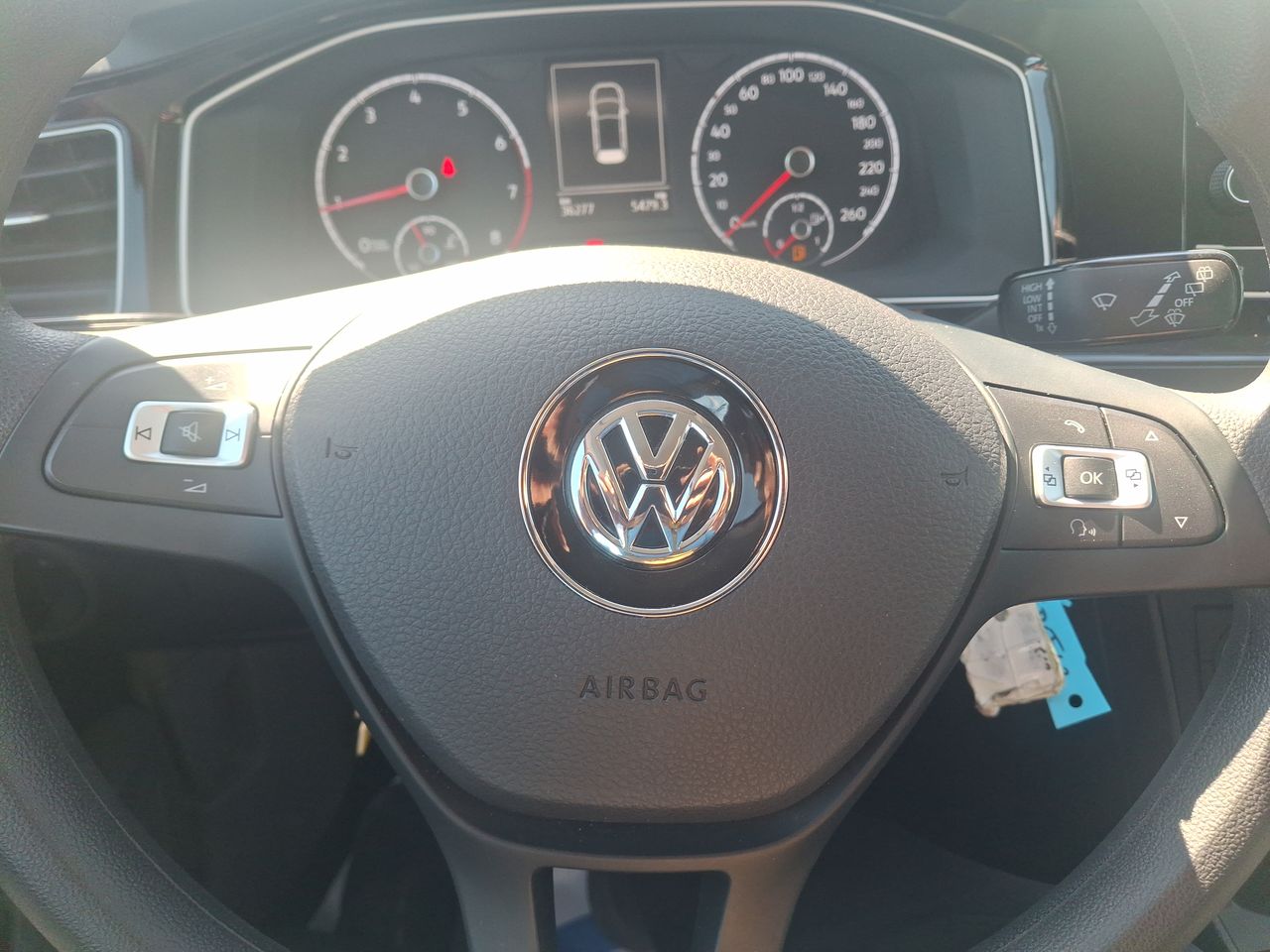 VOLKSWAGEN - 24