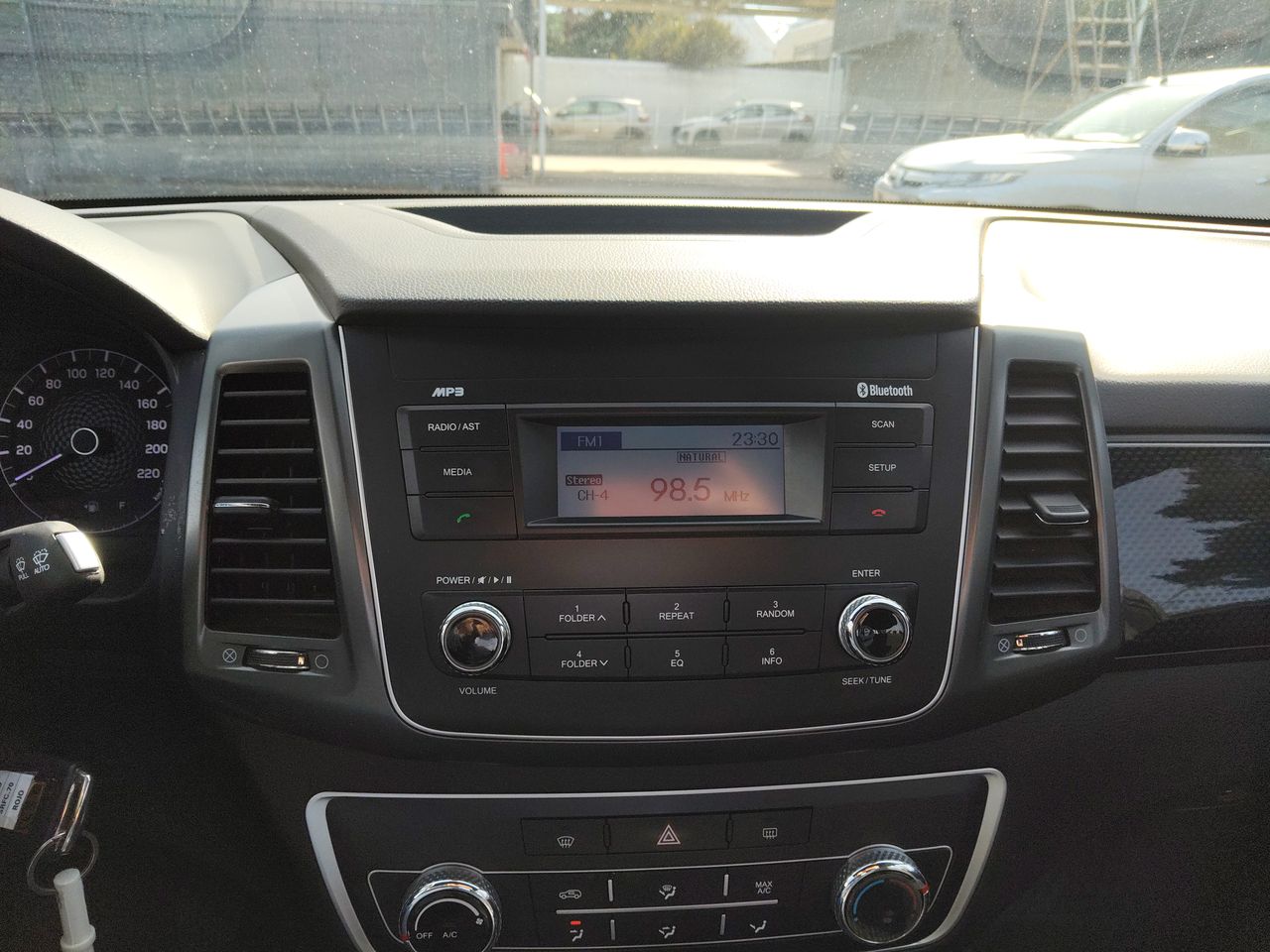 SSANGYONG - 29