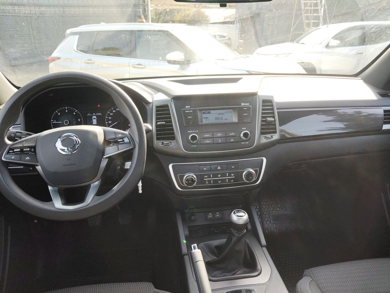 SSANGYONG - 33