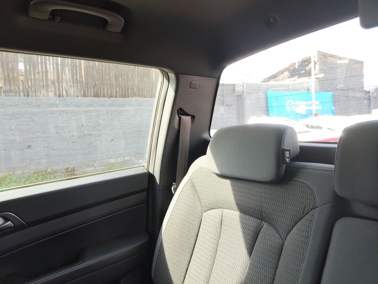 SSANGYONG - 12