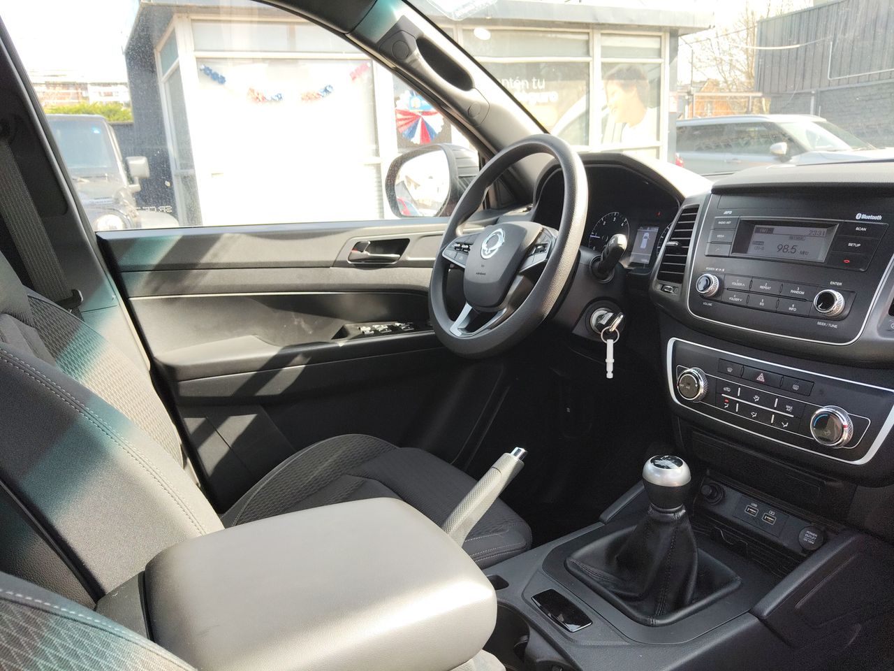 SSANGYONG - 16