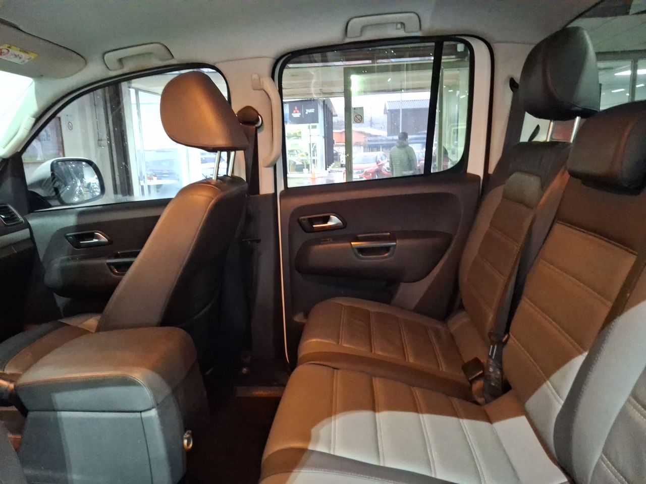 Volkswagen Amarok — foto 4 de 25