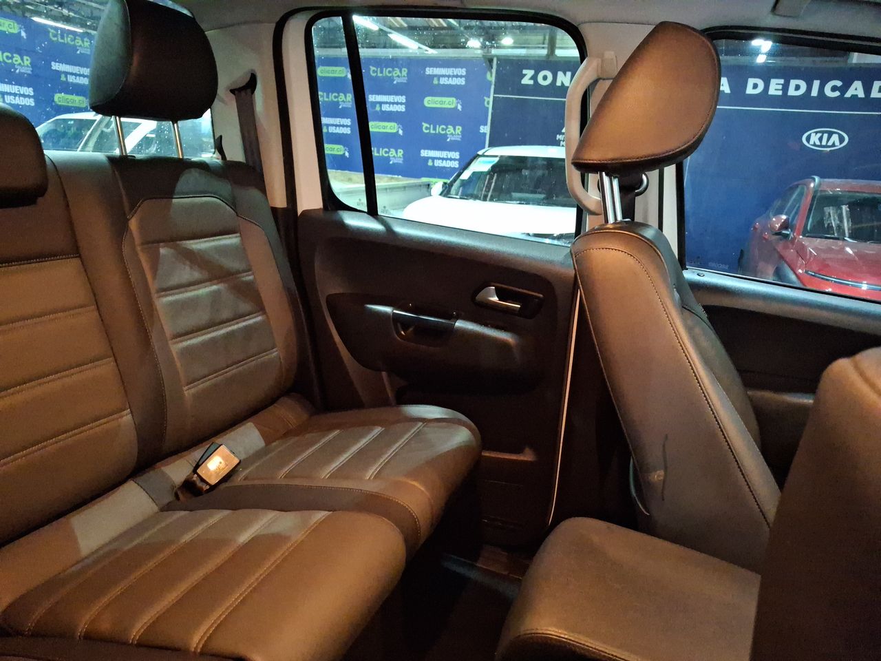 Volkswagen Amarok — foto 7 de 25