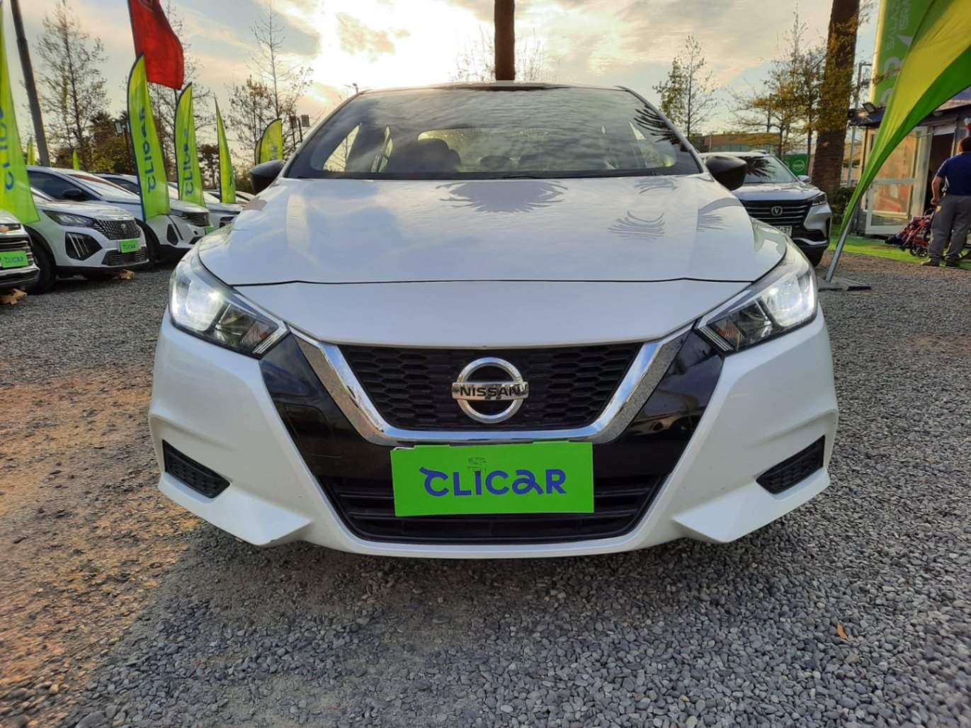 NISSAN - 2