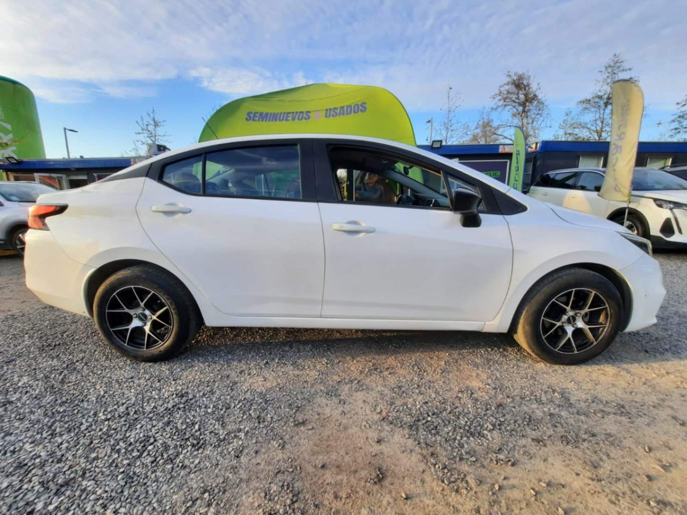 NISSAN - 3