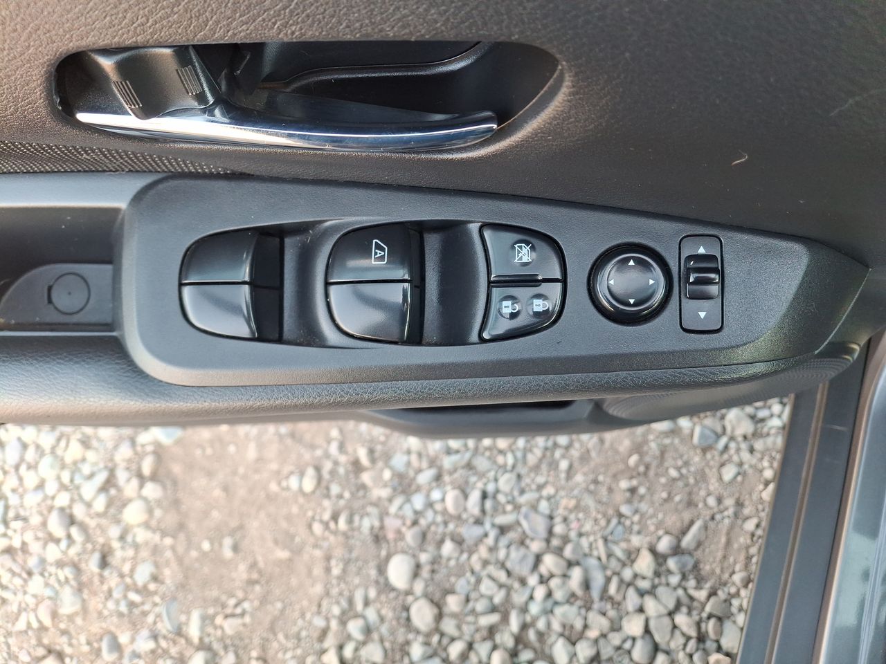 NISSAN - 14