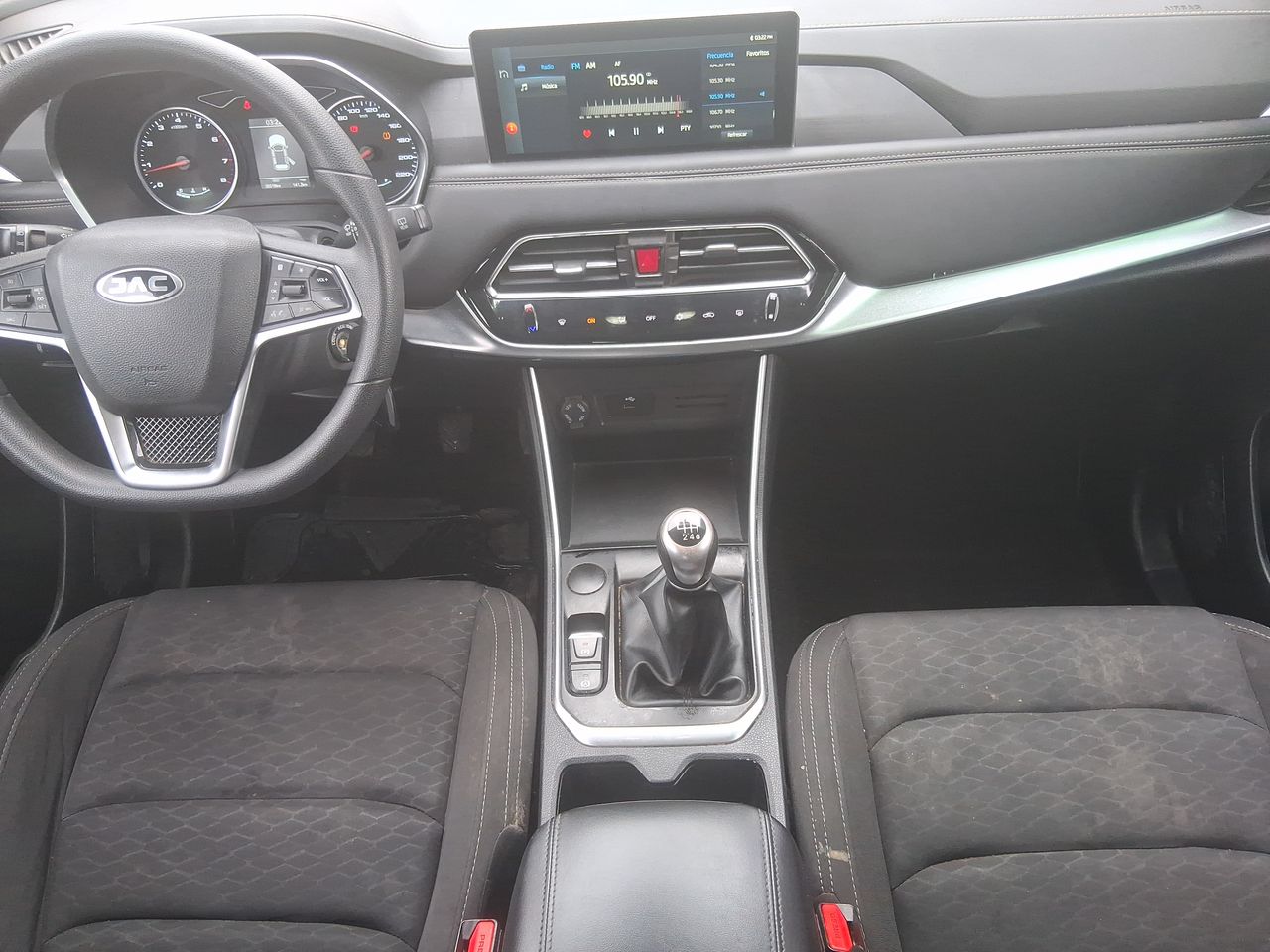 JAC Js8 — foto 8 de 30