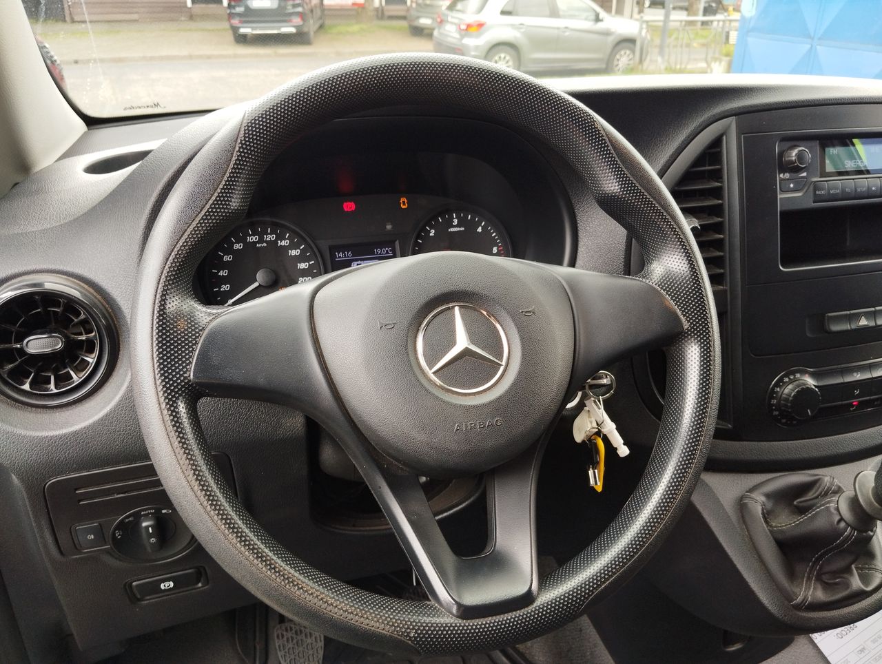 MERCEDES BENZ - 19