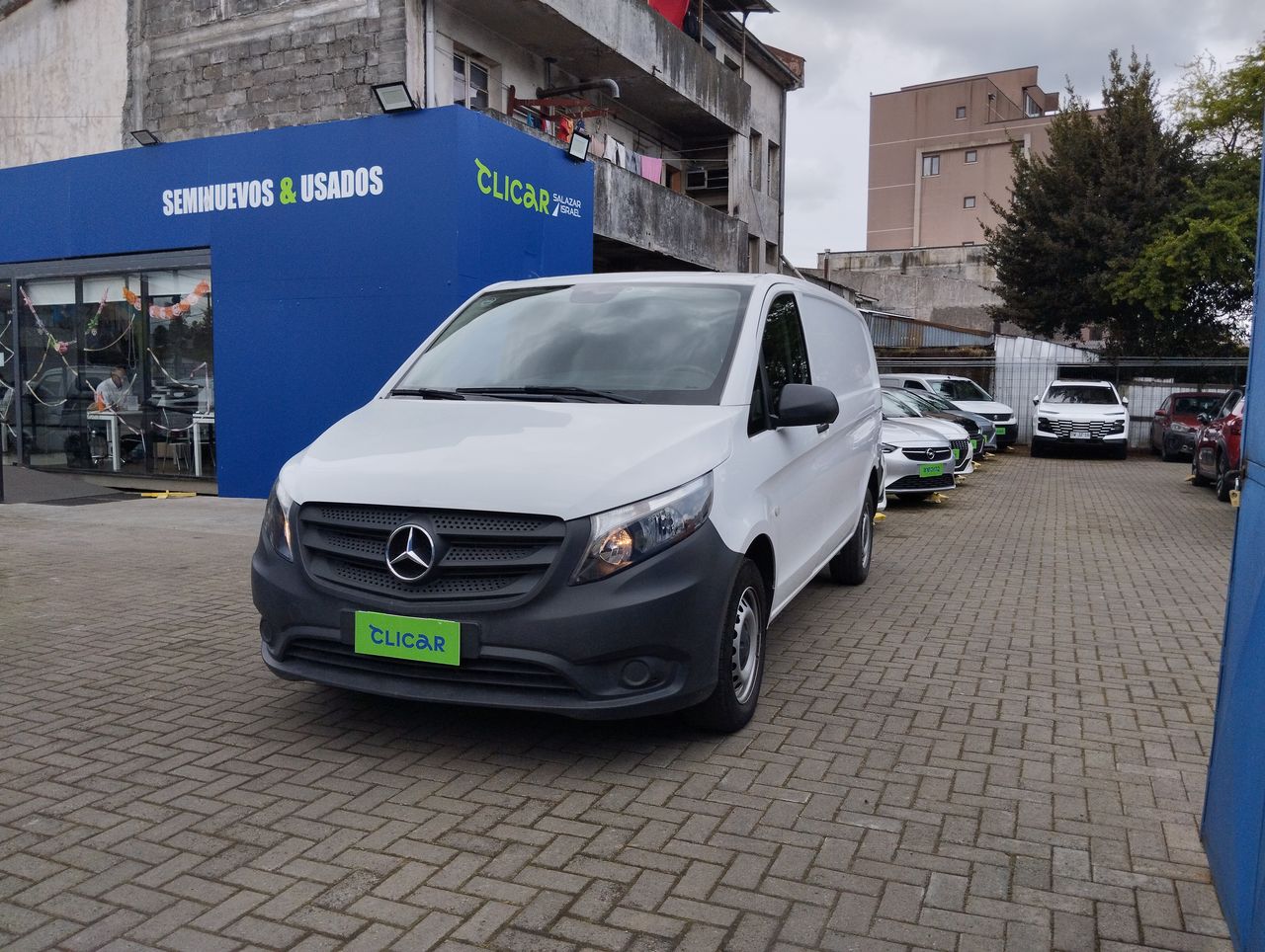MERCEDES BENZ - 4