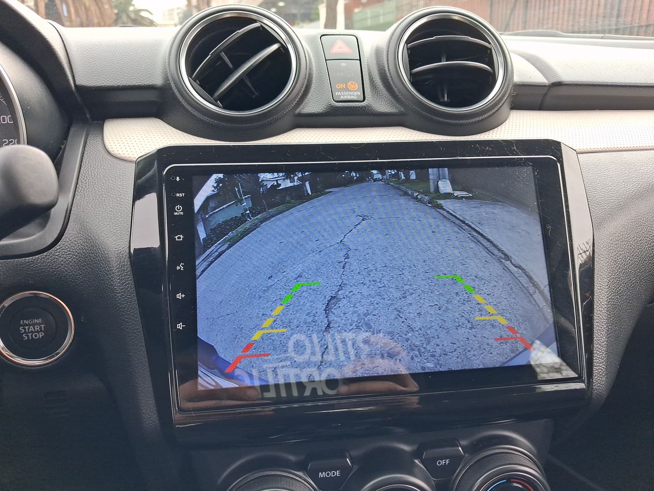 Suzuki Swift — foto 21 de 27