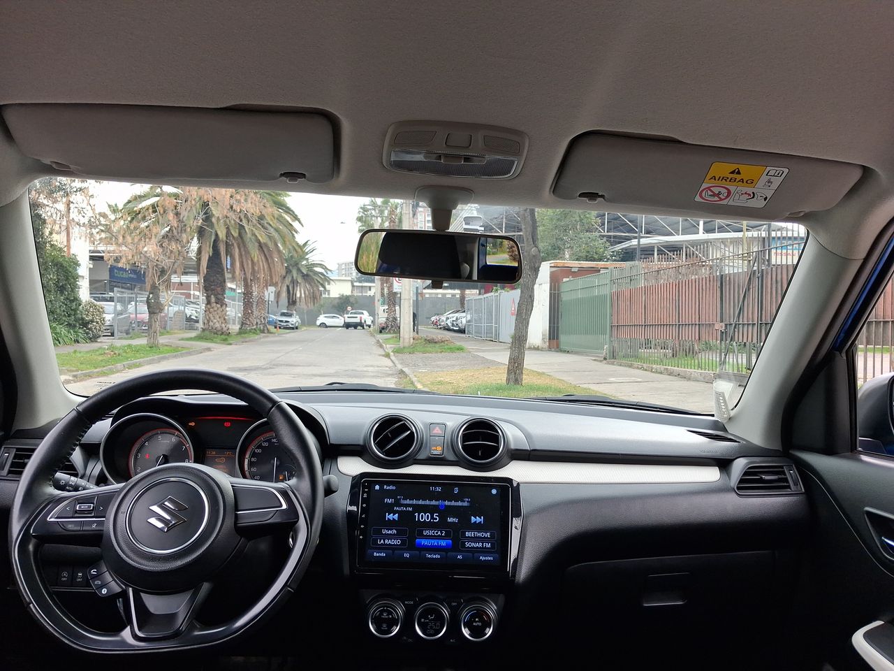 Suzuki Swift — foto 24 de 27