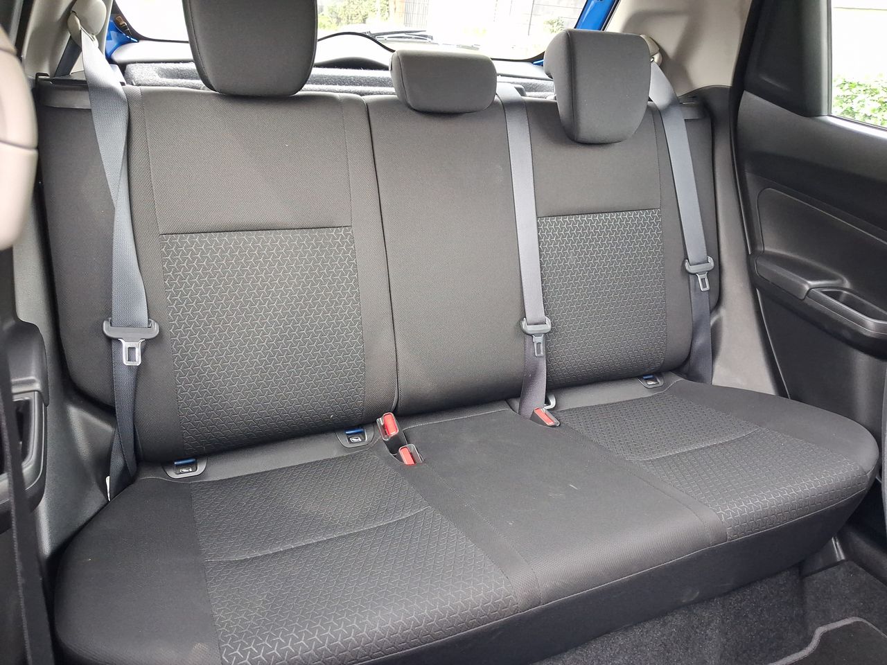 Suzuki Swift — foto 26 de 27