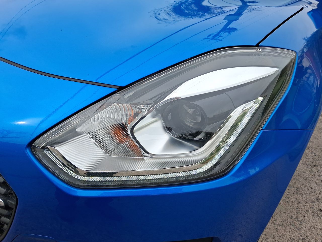 Suzuki Swift — foto 10 de 27