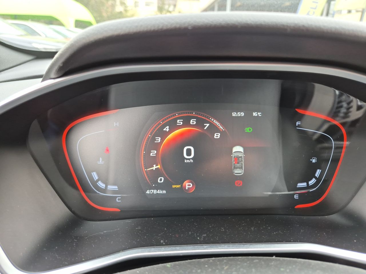 Geely Coolray — foto 12 de 21