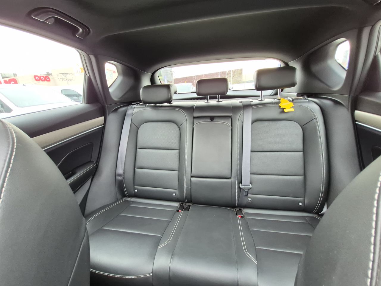 Geely Coolray — foto 20 de 21